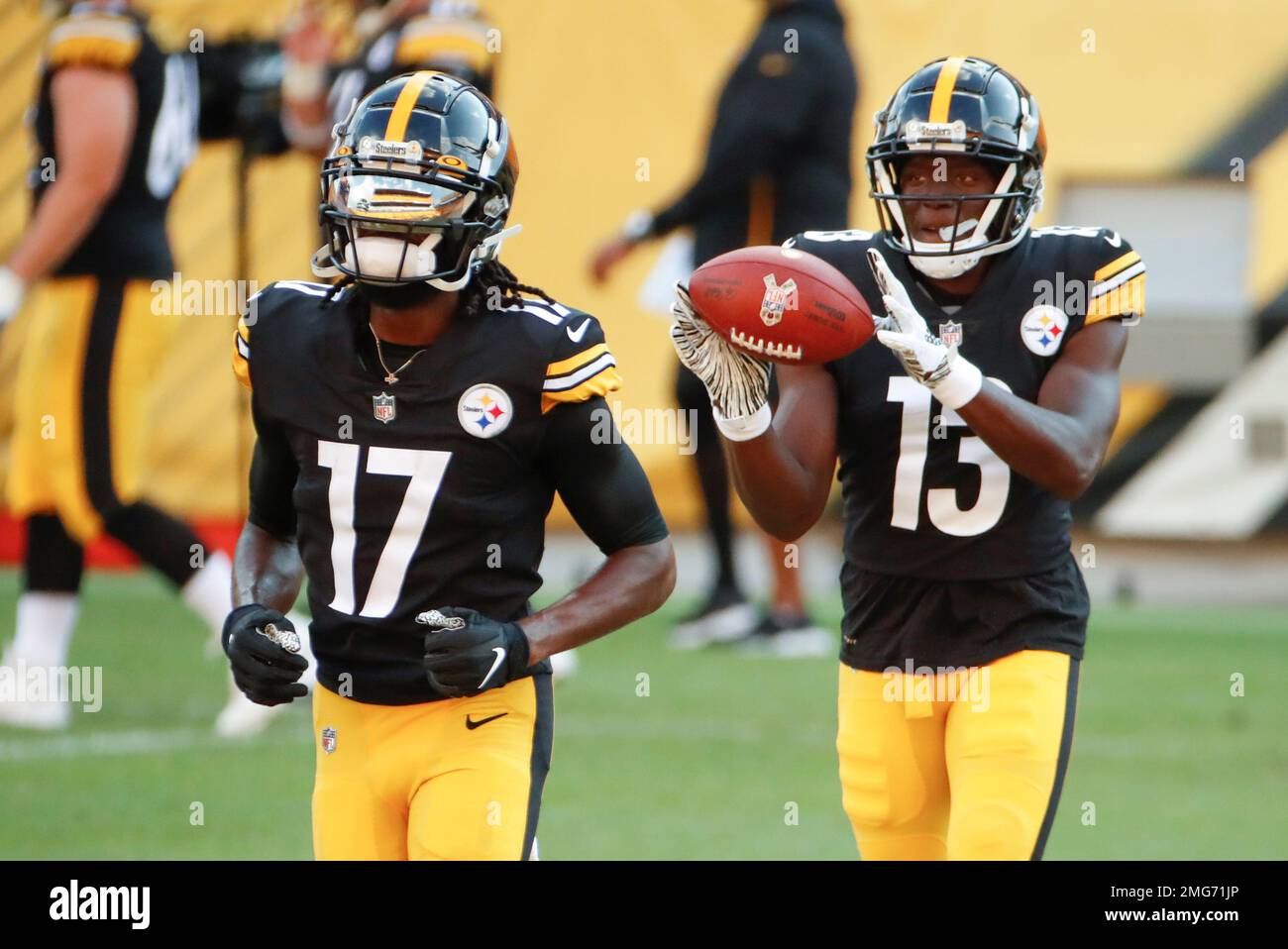 Pittsburgh Steelers wide receiver James Washington (13) and Deon Cain