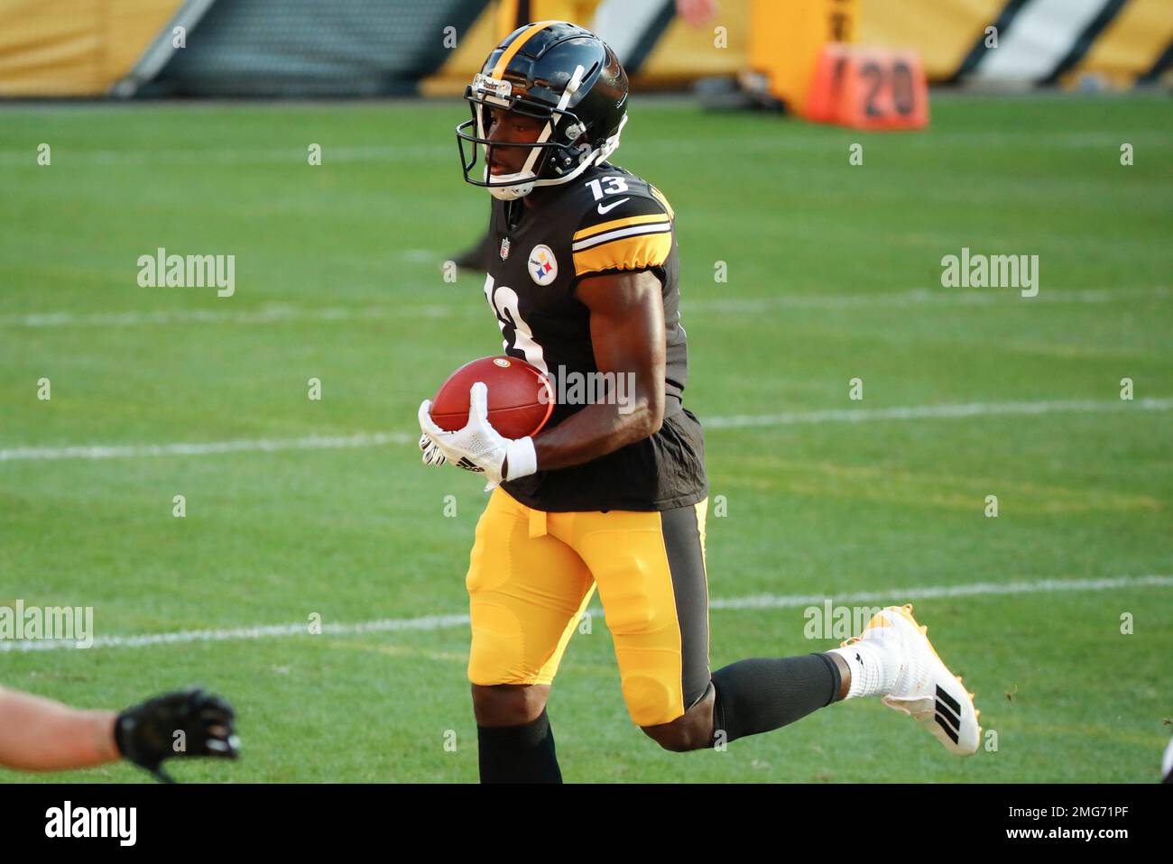 Pittsburgh Steelers wide receiver James Washington (13) during practice