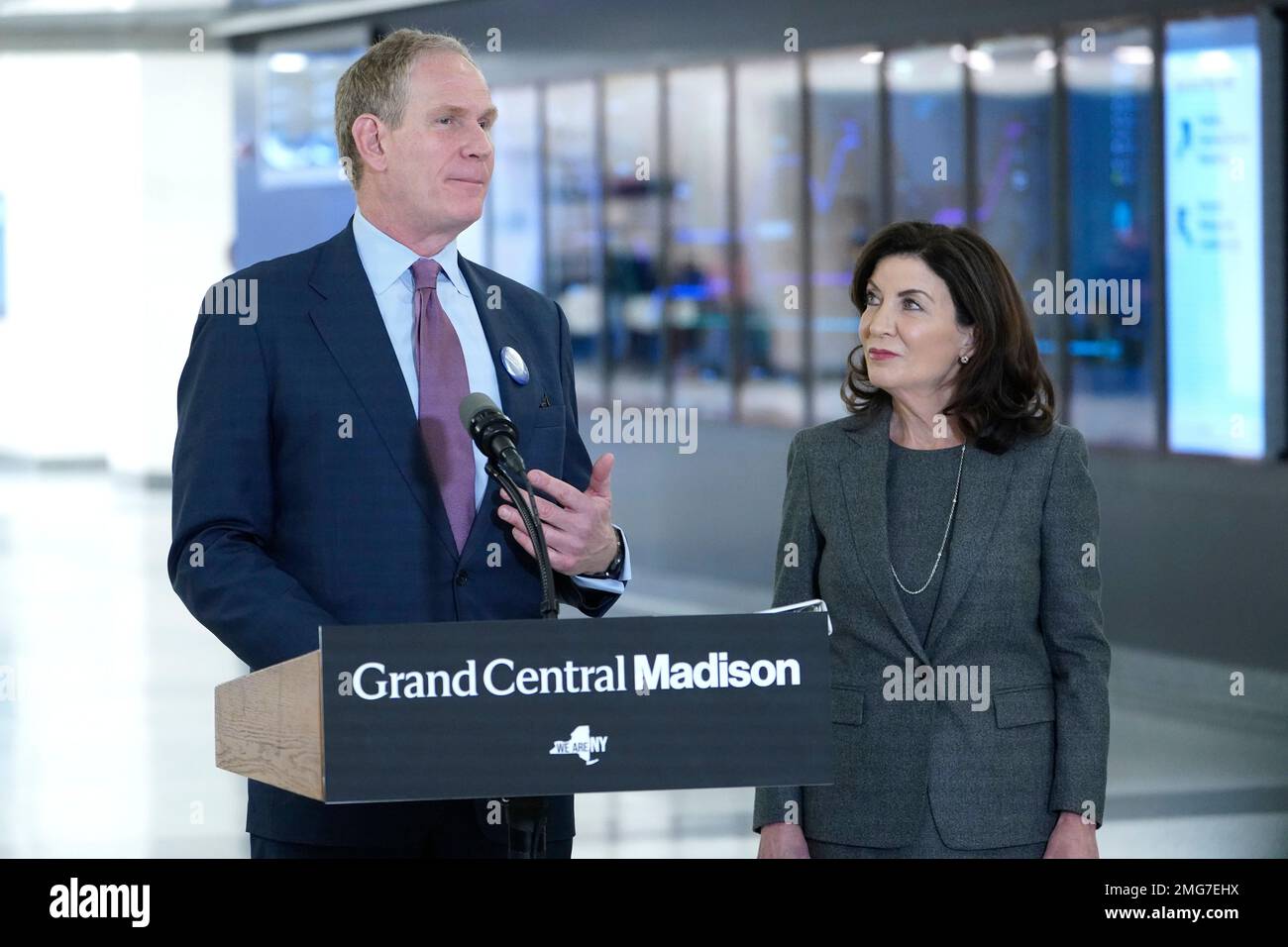 New York City USA 25th Jan 2023 Governor Kathy Hochul And CEO Janno new-york-city-usa-25th-jan-2023-governor-kathy-hochul-and-ceo-janno