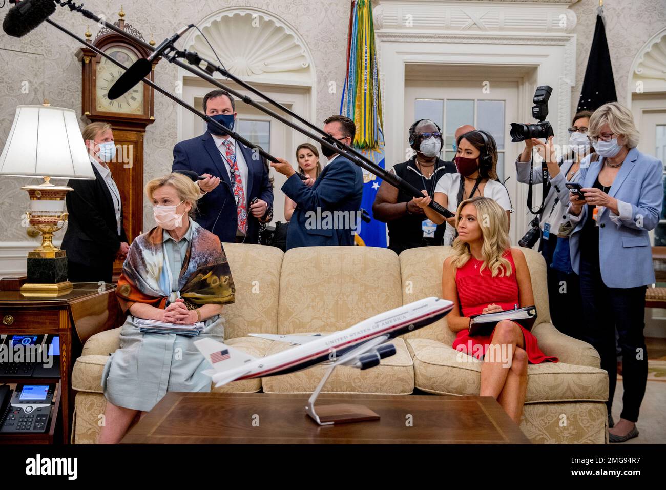 Dr. Deborah Birx, White House coronavirus response coordinator, left ...