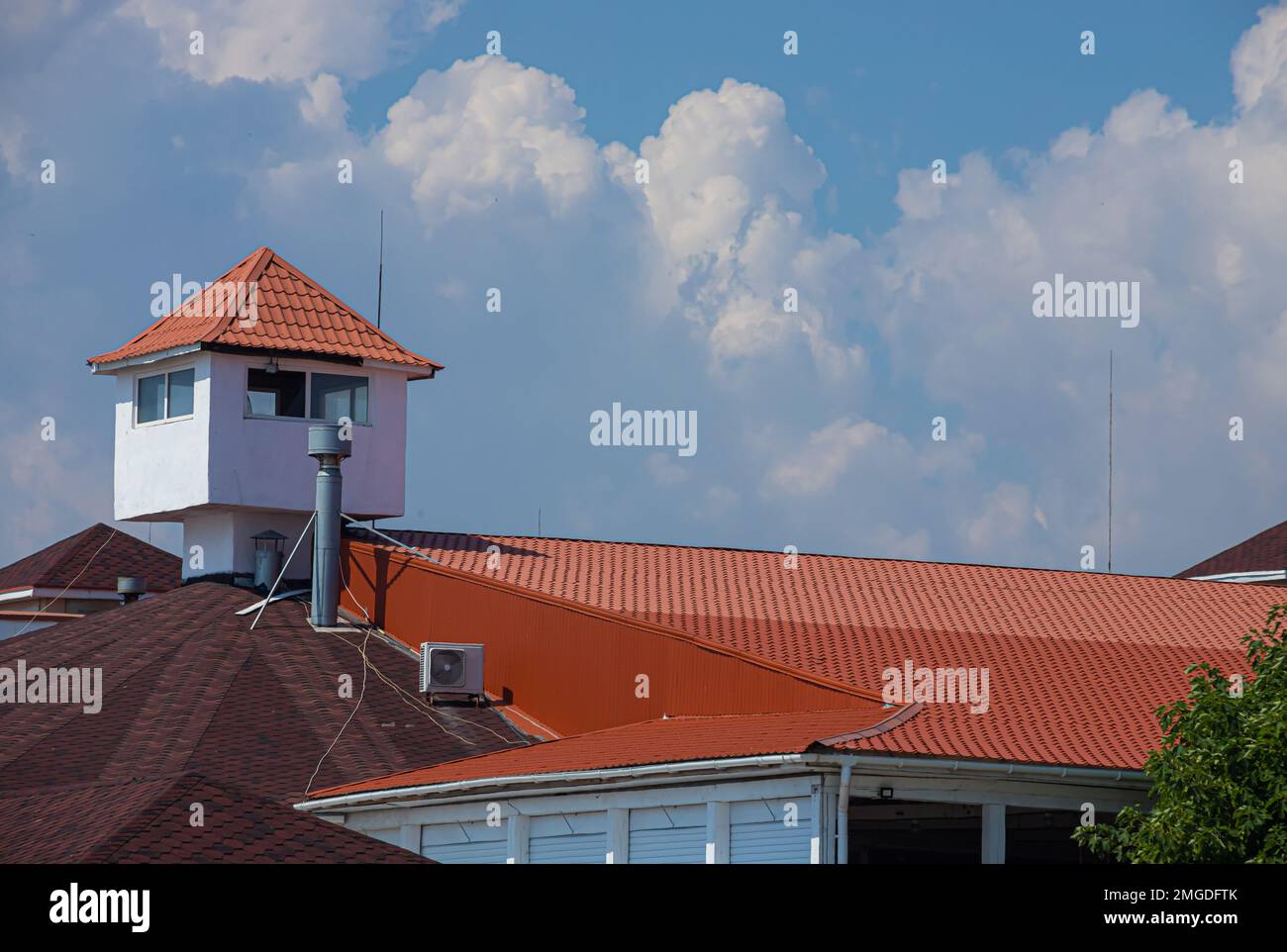 Detail structure modern roof hi-res stock photography and images - Alamy