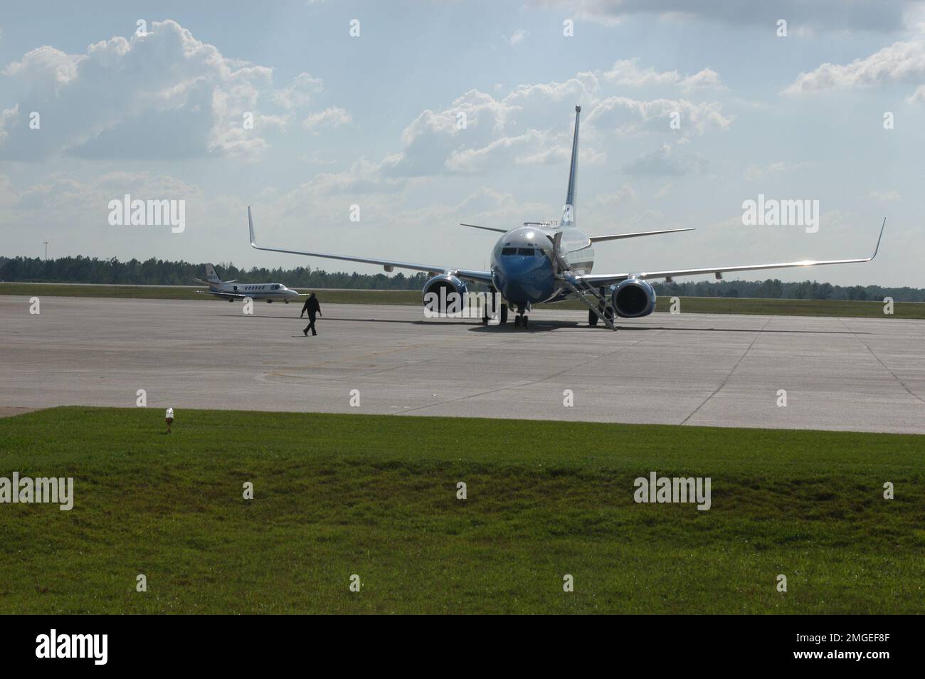 Congressional Delegation Oversight Visit - 26-HK-7-137. USA aircraft on ATC ramp. Hurricane Katrina Stock Photo