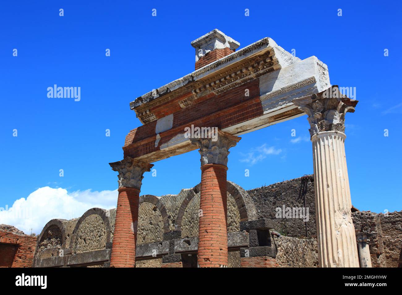 Das Forum, Pompeji, antike Stadt in Kampanien am Golf von Neapel, beim Ausbruch des Vesuvs im Jahr 79 n. Chr. verschüttet, Italien Stock Photo