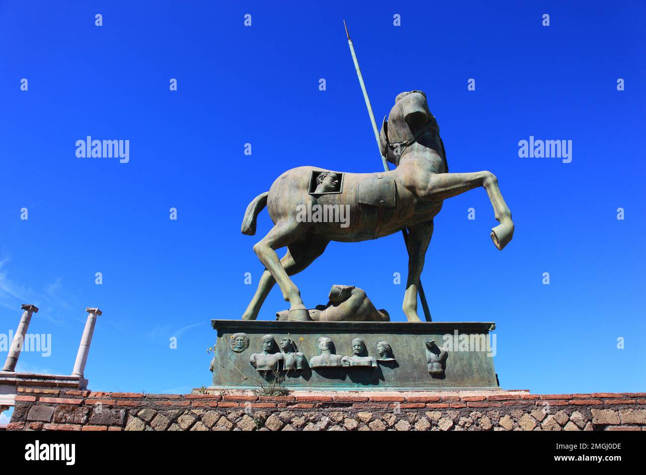 Statue von Centaur auf dem Gebiet des Forum, Kentaur, Mischwesen der griechischen Mythologie aus Pferd und Mensch, Pompeji, antike Stadt in Kampanien Stock Photo