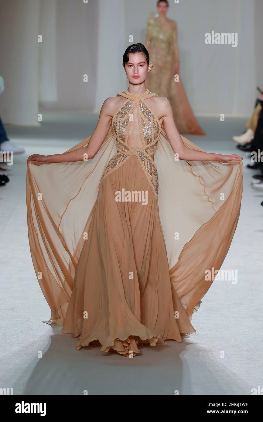 Paris, France. 25th Jan, 2023. ELIE SAAB Haute Couture Spring-Summer 2023  Runway during Haute Couture Week on January 2023 - Paris, France 25/01/2023  Credit: dpa/Alamy Live News Stock Photo - Alamy