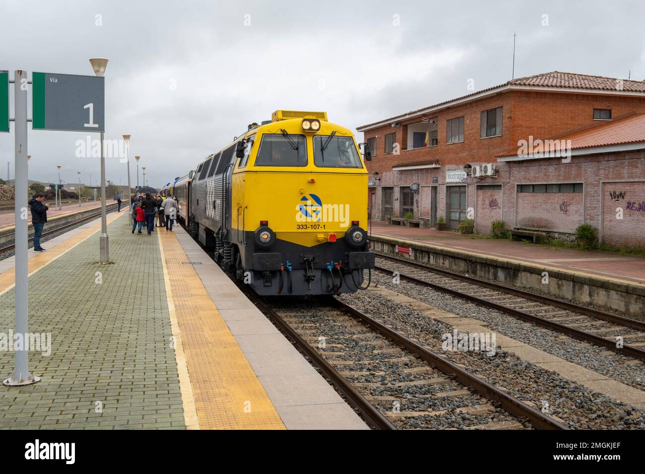 renfe-feve-hi-res-stock-photography-and-images-alamy
