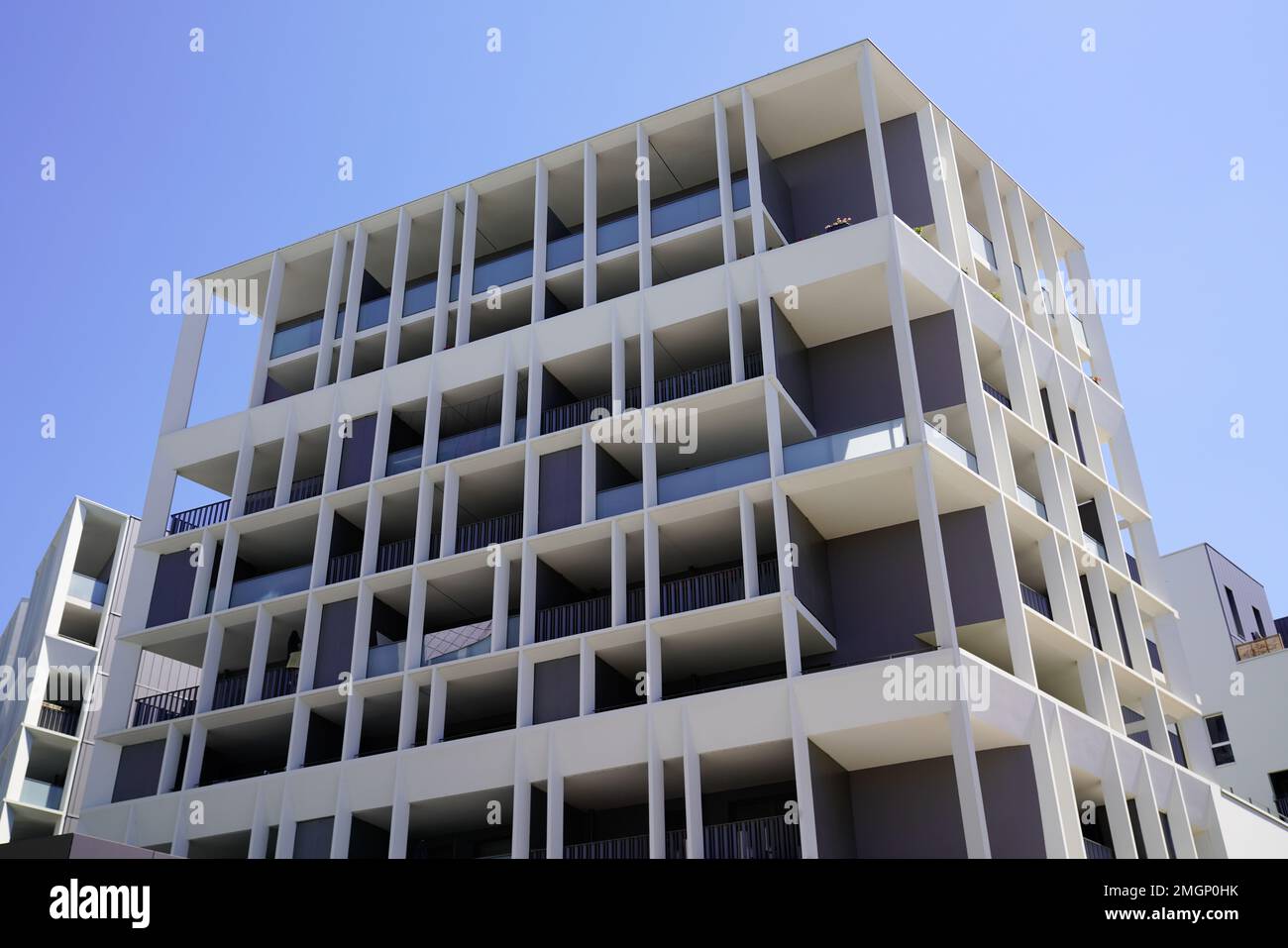 Modern residential corner new hi-res stock photography and images - Alamy