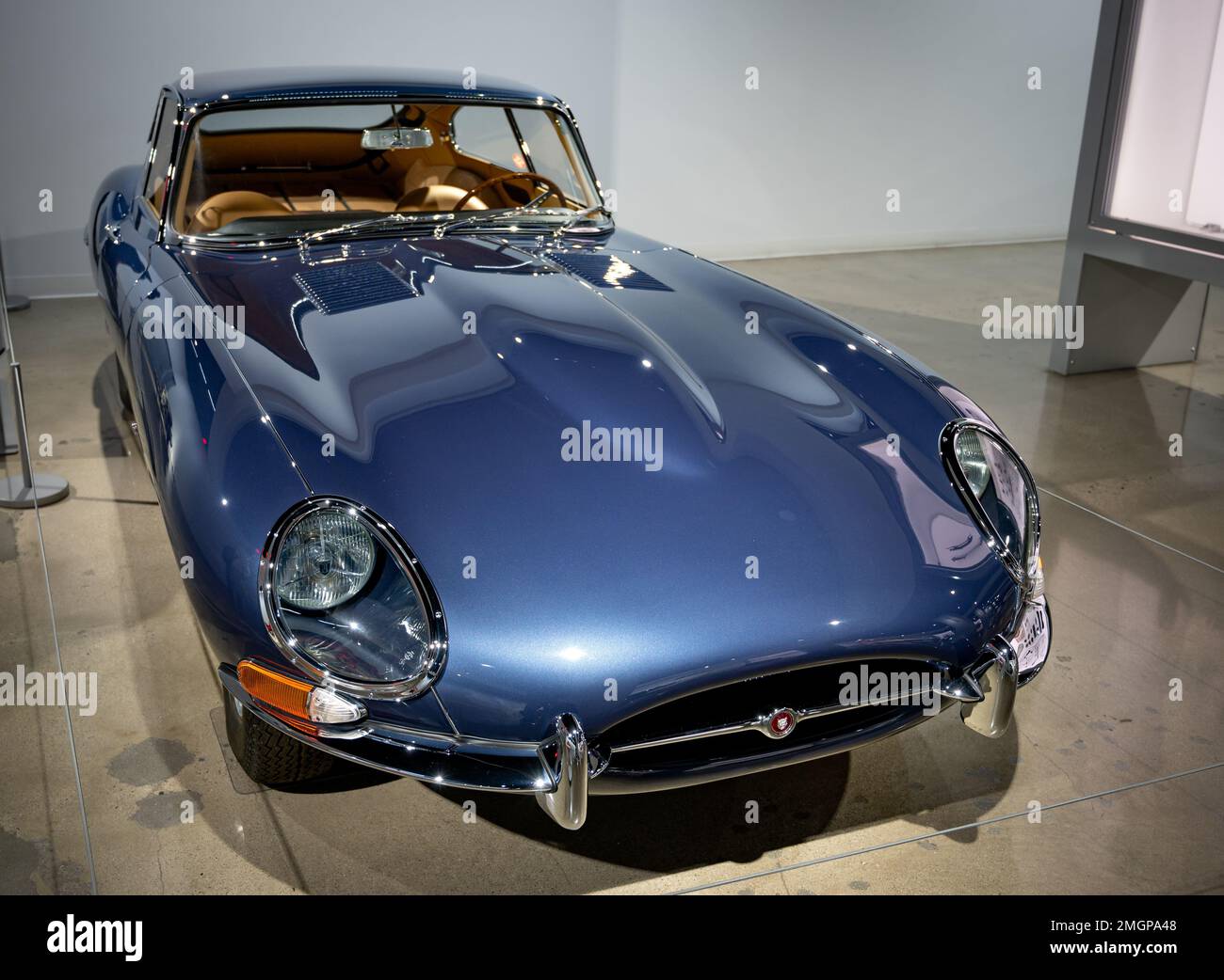 Jaguar E-type Coupe ジャガーEタイプクーペ Coupe jaguar e type hi-res stock photography and images - Alamy