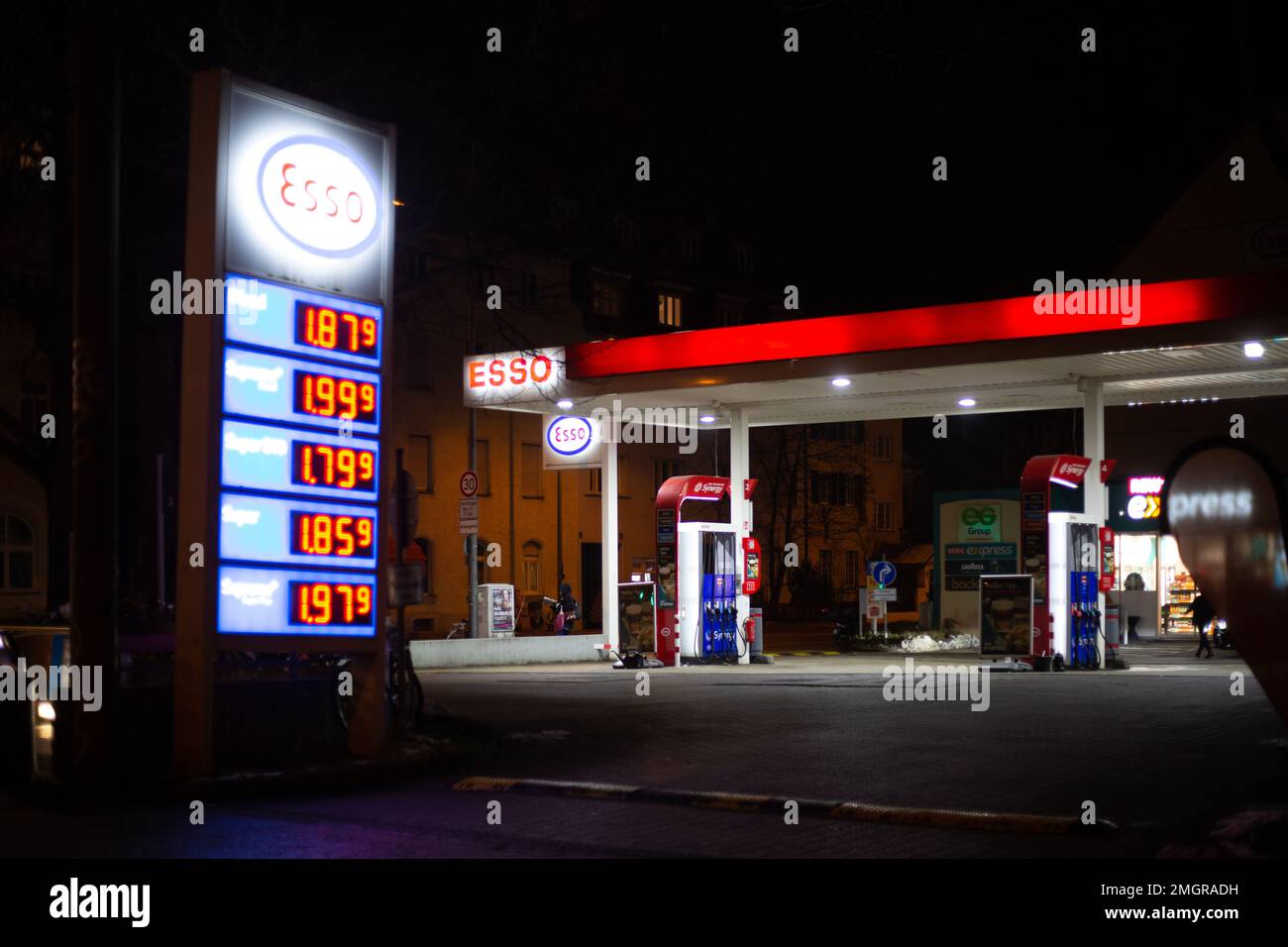 Munich, Germany. 26th Jan, 2023. Esso Tankstelle. Impressionen von