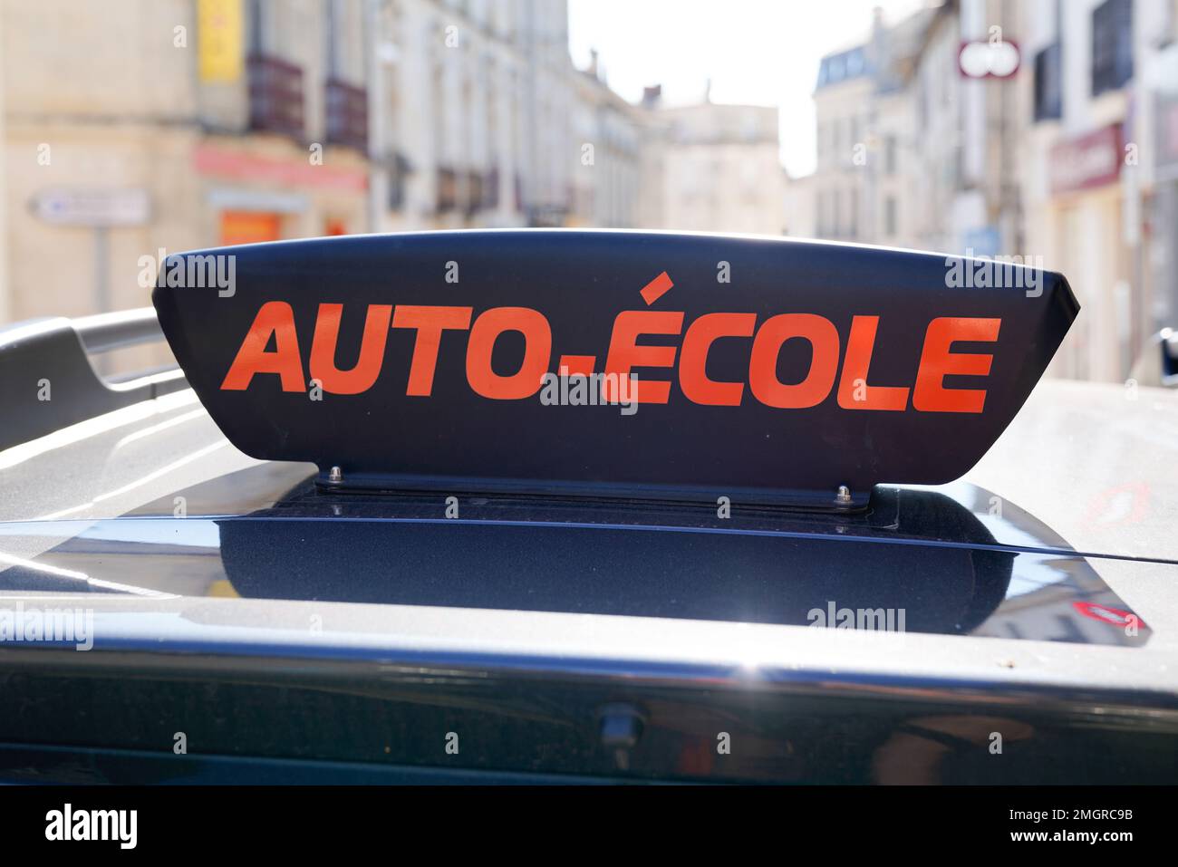 france driving school in france panel on car roof with text french auto ecole Stock Photo