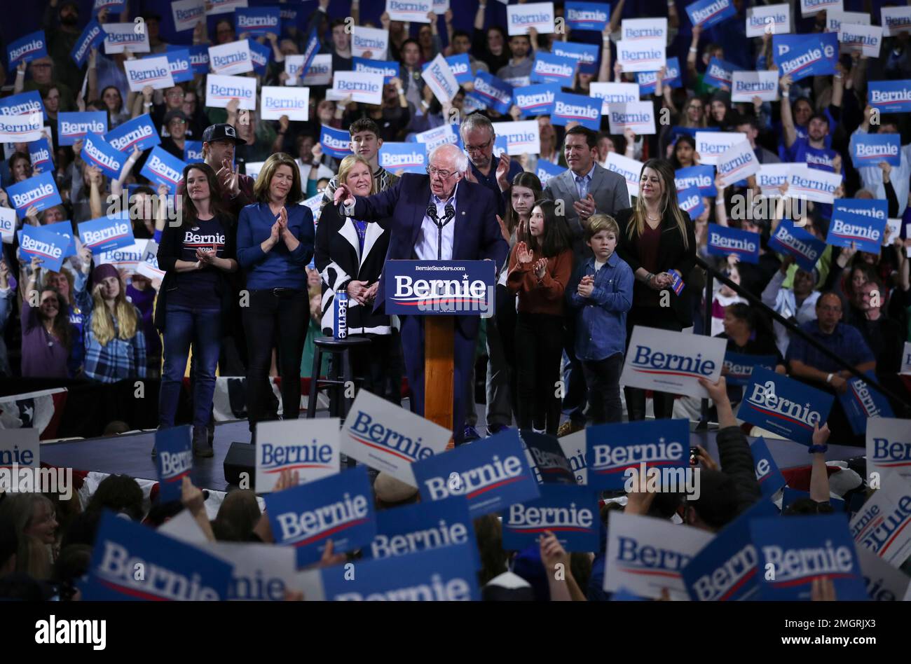 Democratic presidential candidate Sen. Bernie Sanders, I-Vt., speaks ...