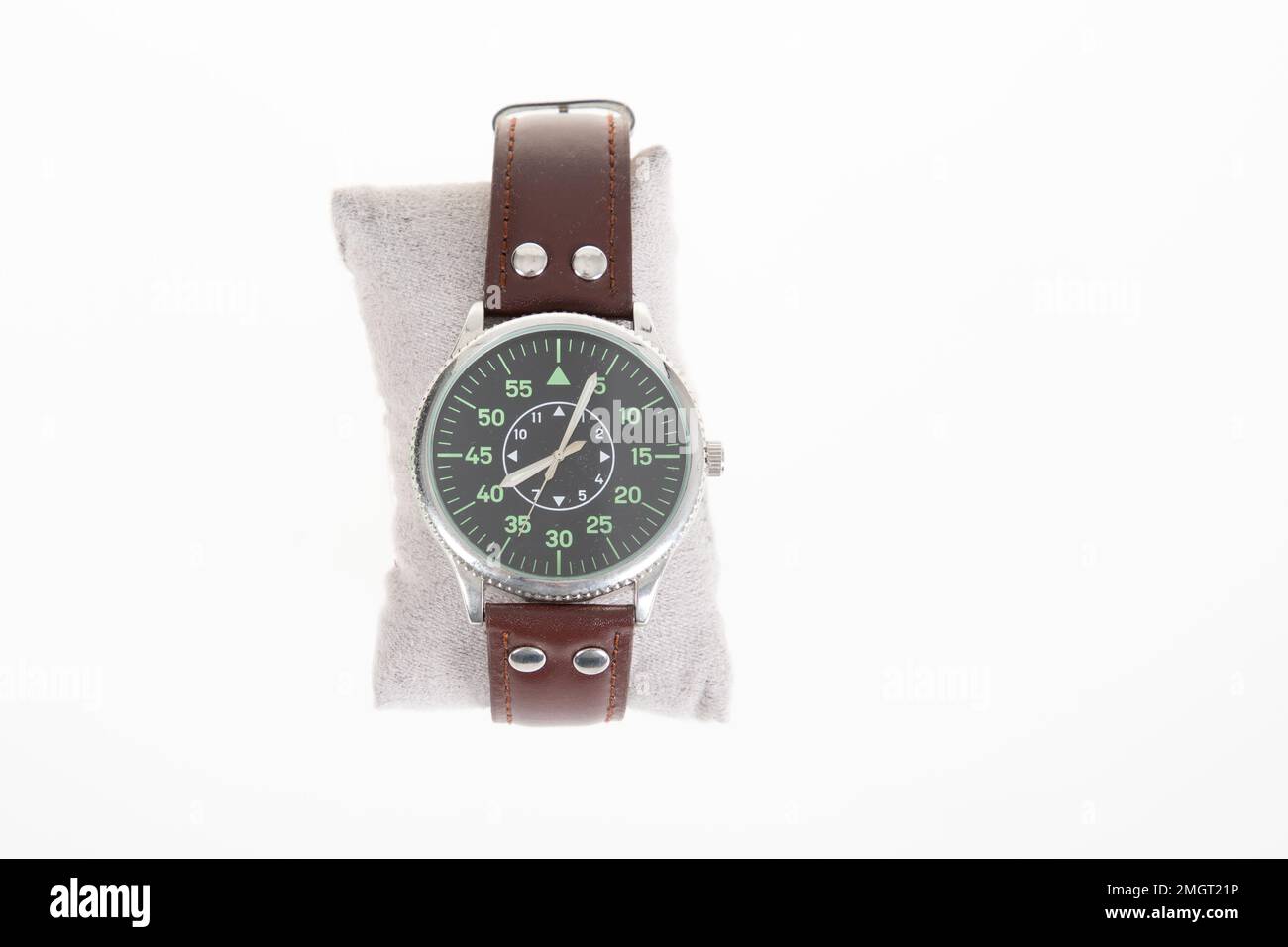 Vintage german man clock watch retro germany army 1940 replica airforce