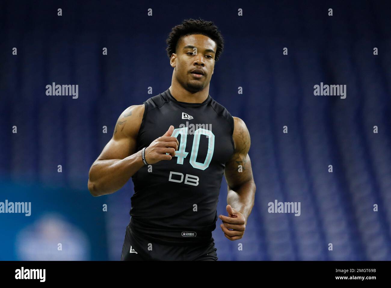 Southern Illinois defensive back Jeremy Chinn runs the 40-yard dash at the  NFL football scouting combine in Indianapolis, Sunday, March 1, 2020. (AP  Photo/Charlie Neibergall Stock Photo - Alamy