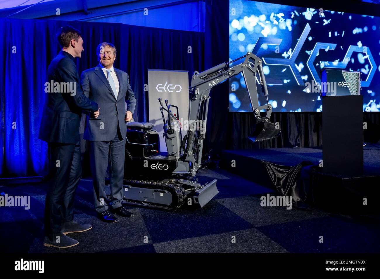 HELMOND - King Willem-Alexander during the opening of ELEO's new battery factory on the Automotive Campus. ELEO designs and builds high-quality battery systems. ANP ROBIN VAN LONKHUIJSEN netherlands out - belgium out Stock Photo