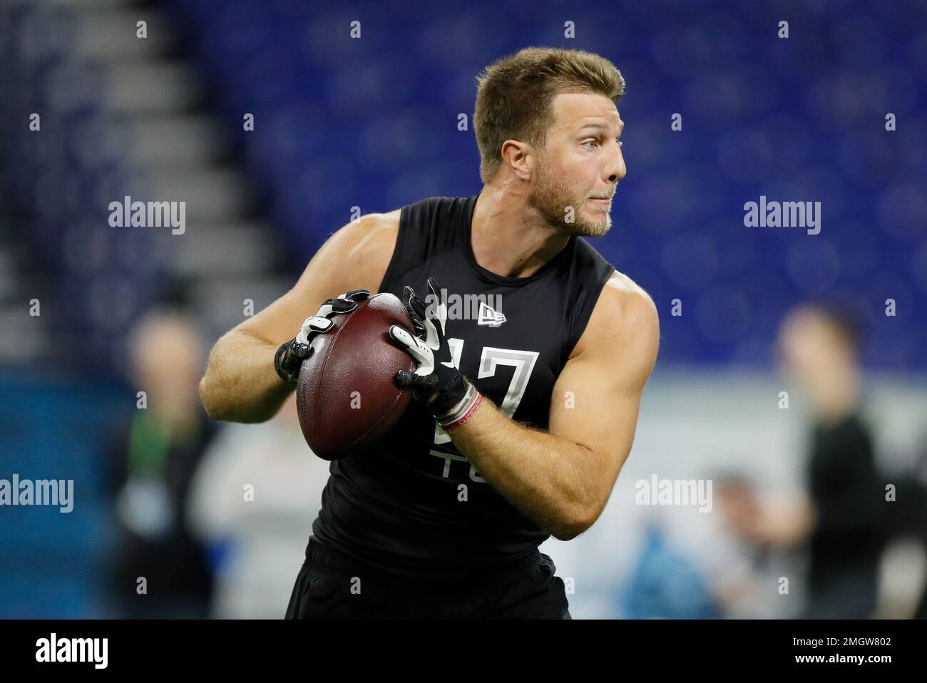 Dayton tight end Adam Trautman runs the 40-yard dash at the NFL ...