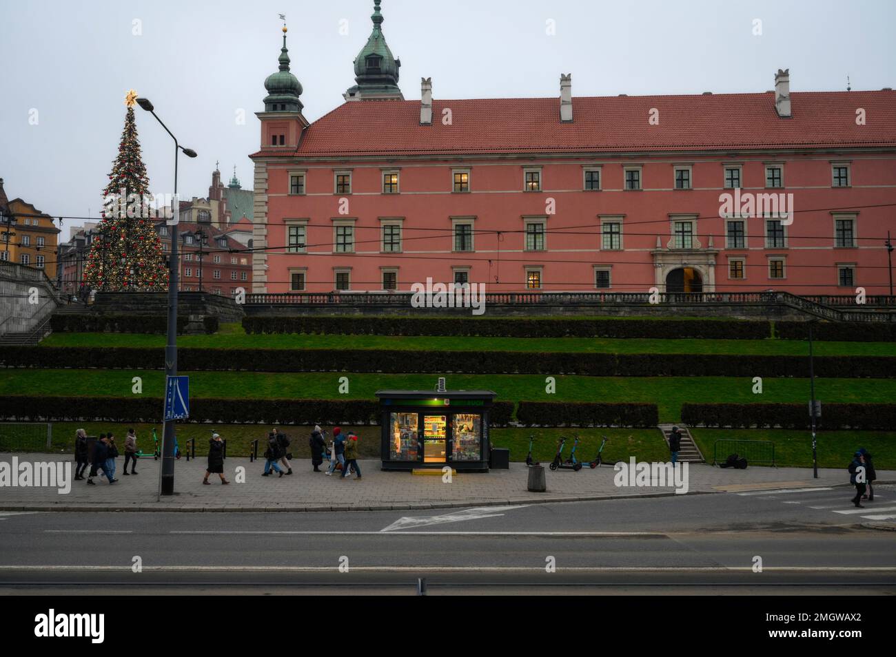 Warsaw, Poland. 25th Jan, 2023. A RUCH newsstand is seen with the Royal  Castle in the background in Warsaw, Poland on 26 January, 2022. More than  500 ideas have been submitted by