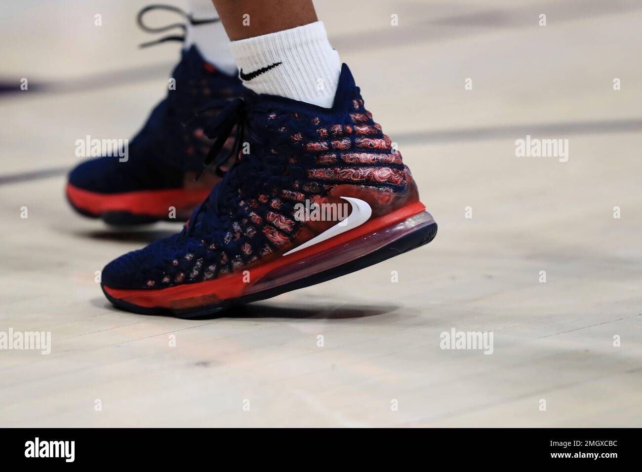 Nike lebron james 2020 sale