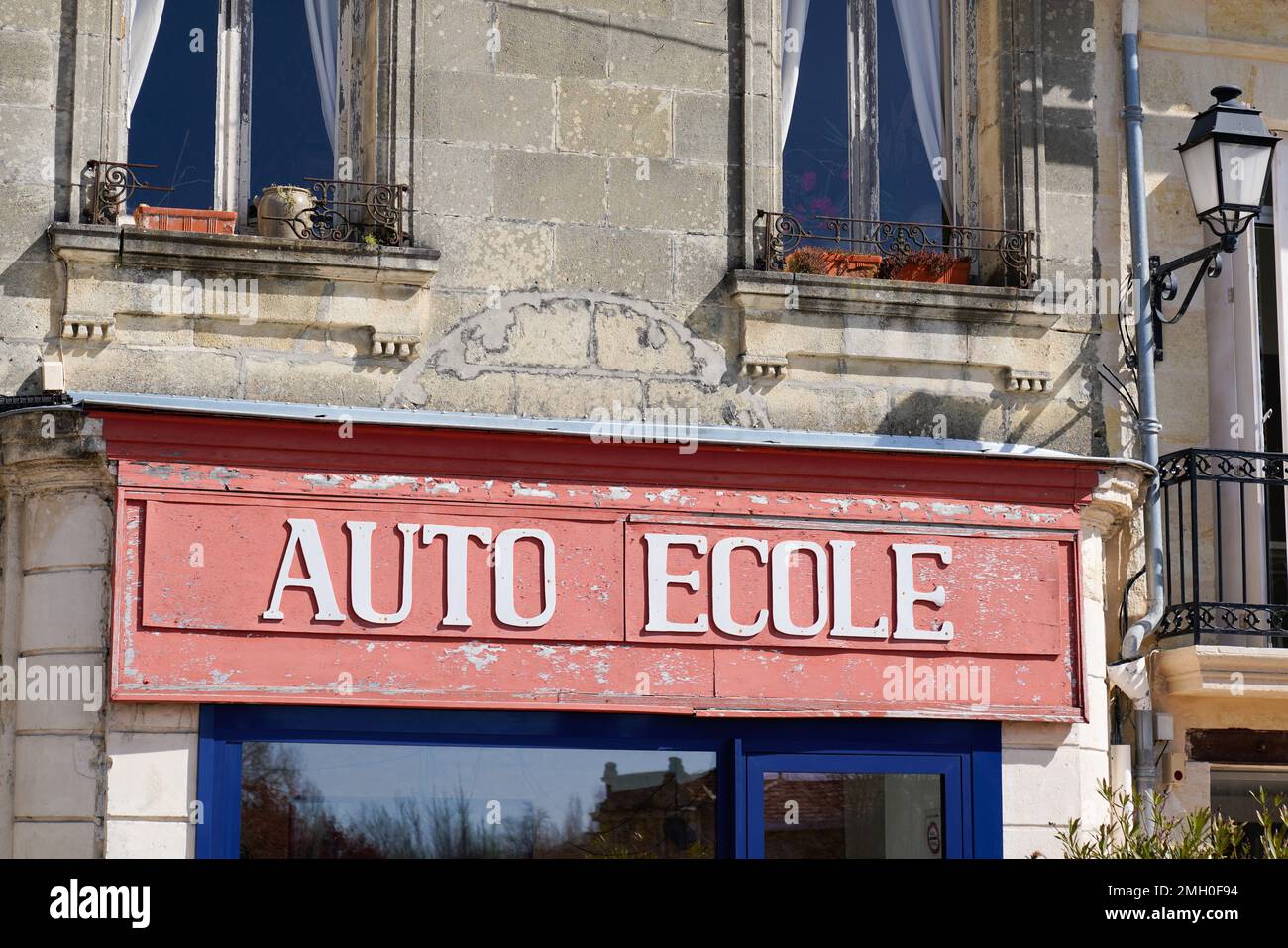 text auto ecole french means driving school in old signage in france