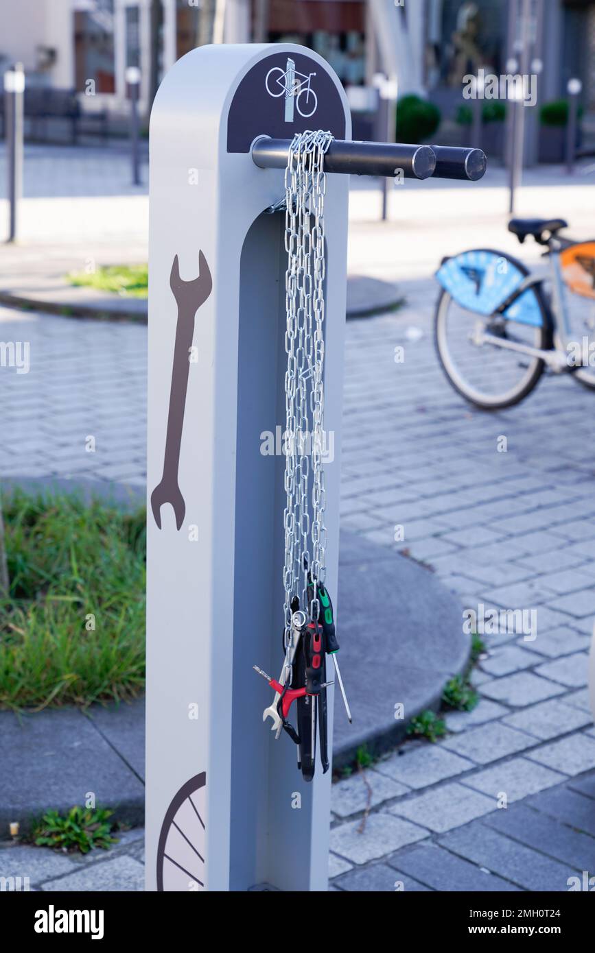 bicycle repair station servcie and tools Stock Photo Alamy