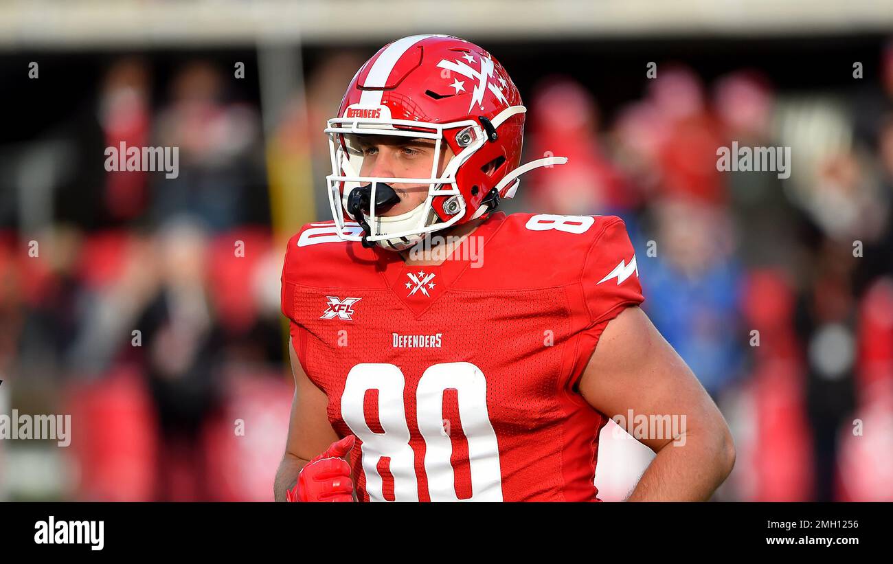 DC Defenders tight end Donnie Ernsberger 80 runs against the