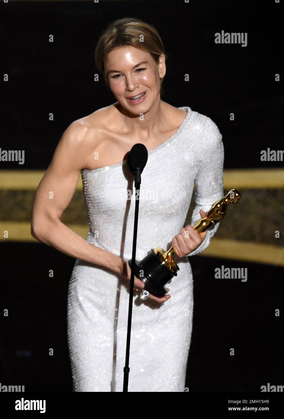 Renee Zellweger Accepts The Award For Best Performance By An Actress In renee-zellweger-accepts-the-award-for-best-performance-by-an-actress-in