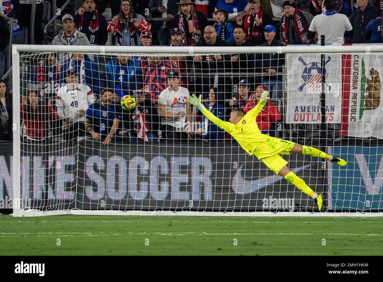 Serbia goalkeeper Dragan Rosić (12) watches a goal by United States of America forward Brandon Vázquez (8) during an international friendly match, Wed Stock Photo