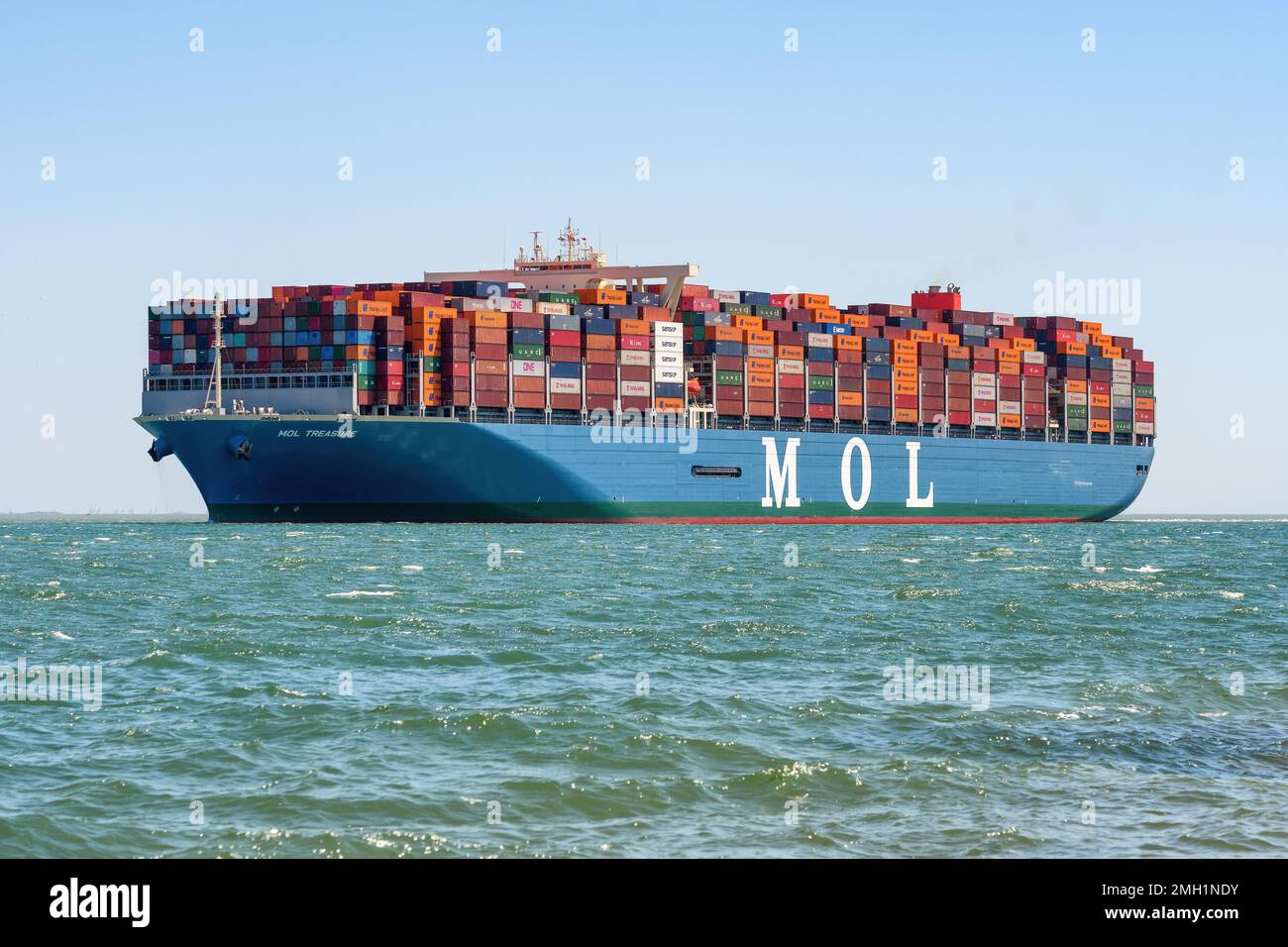 MOL Treasure is a 20,000 TEUclass container ship operated by Mitsui O