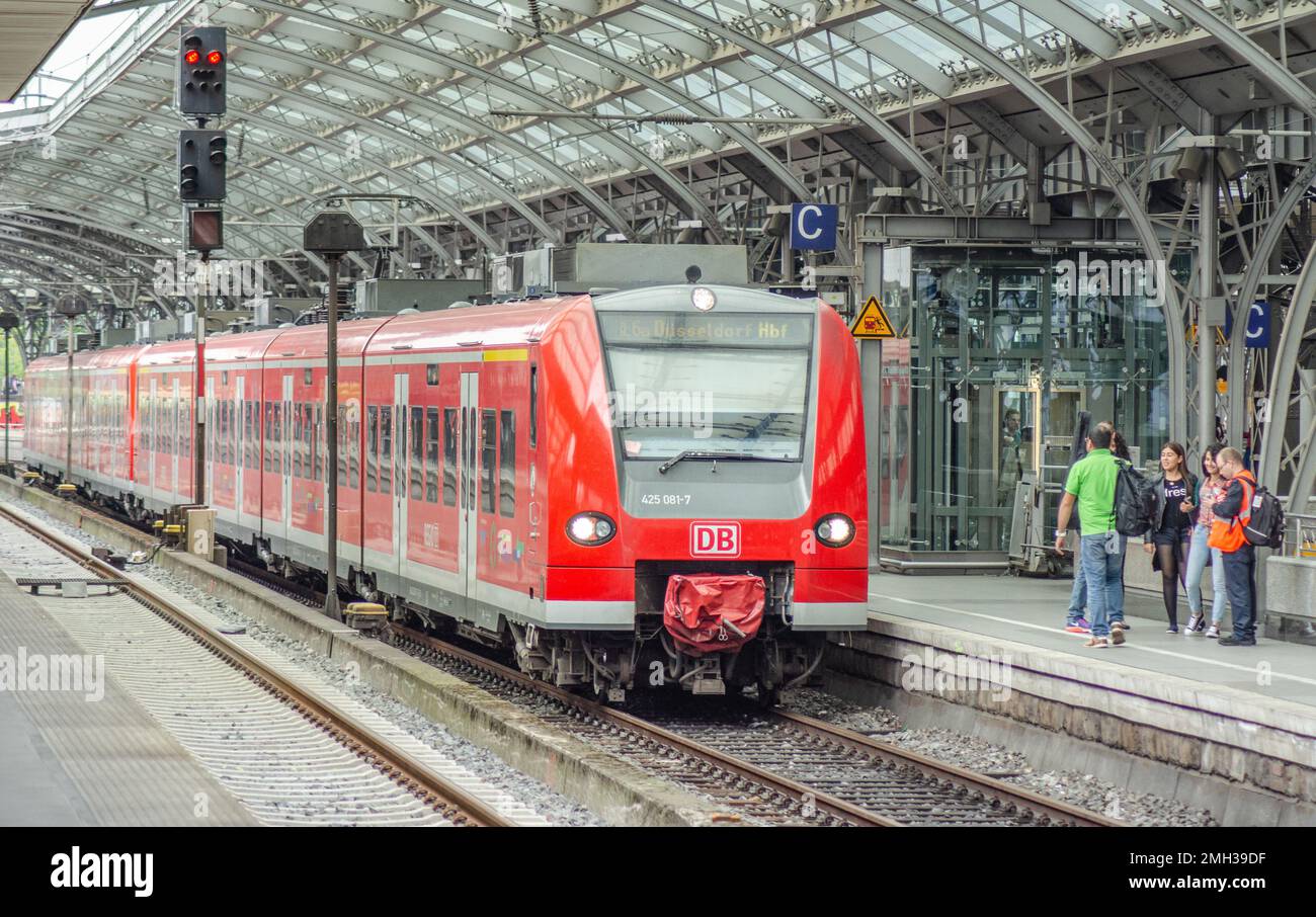 Cologne August 2016 A train of the German Railway and tracks at Cologne Central Station Stock