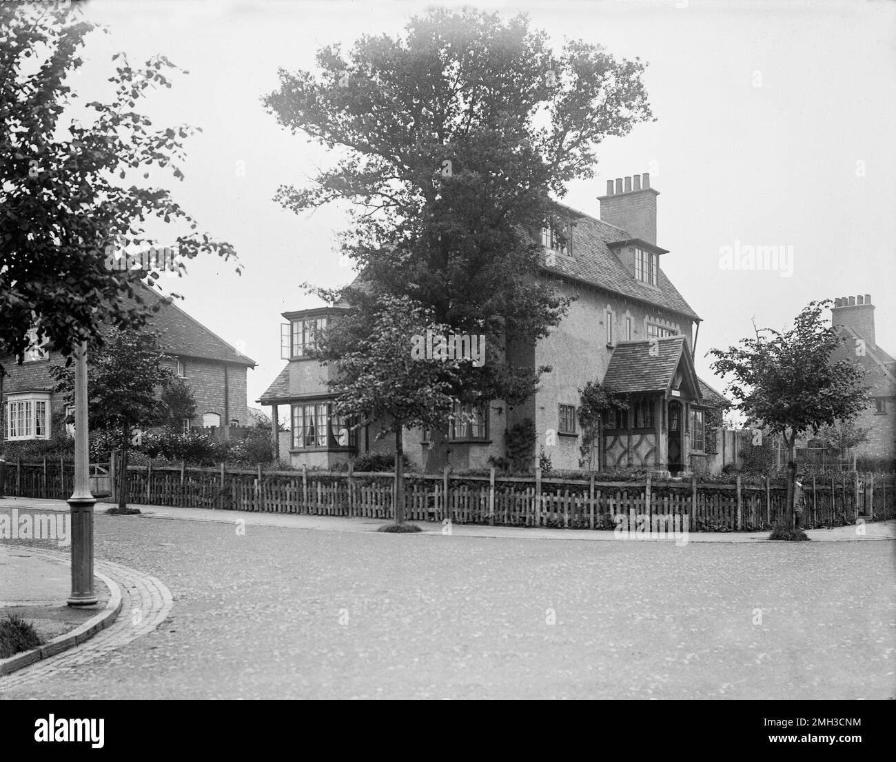 July 1907 photograph of one of the Arts and Crafts inluenced houses built by Cadbury at