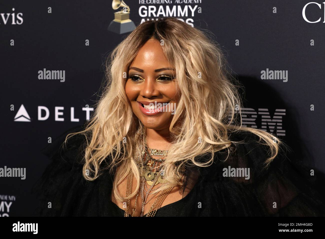 Lalah Hathaway arrives at the PreGrammy Gala And Salute To Industry(04)