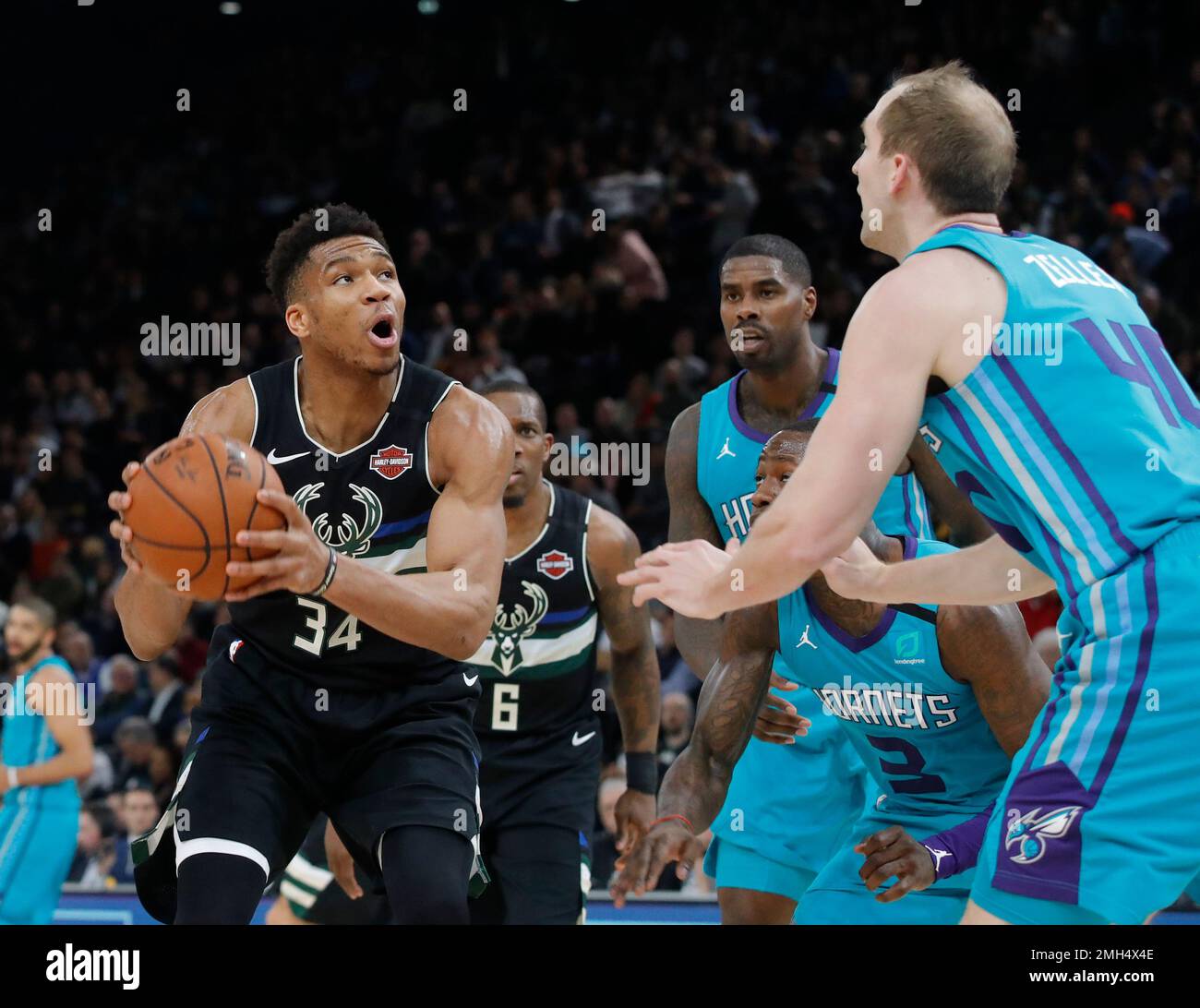 Milwaukee Bucks forward Giannis Antetokounmpo (34) in action in front
