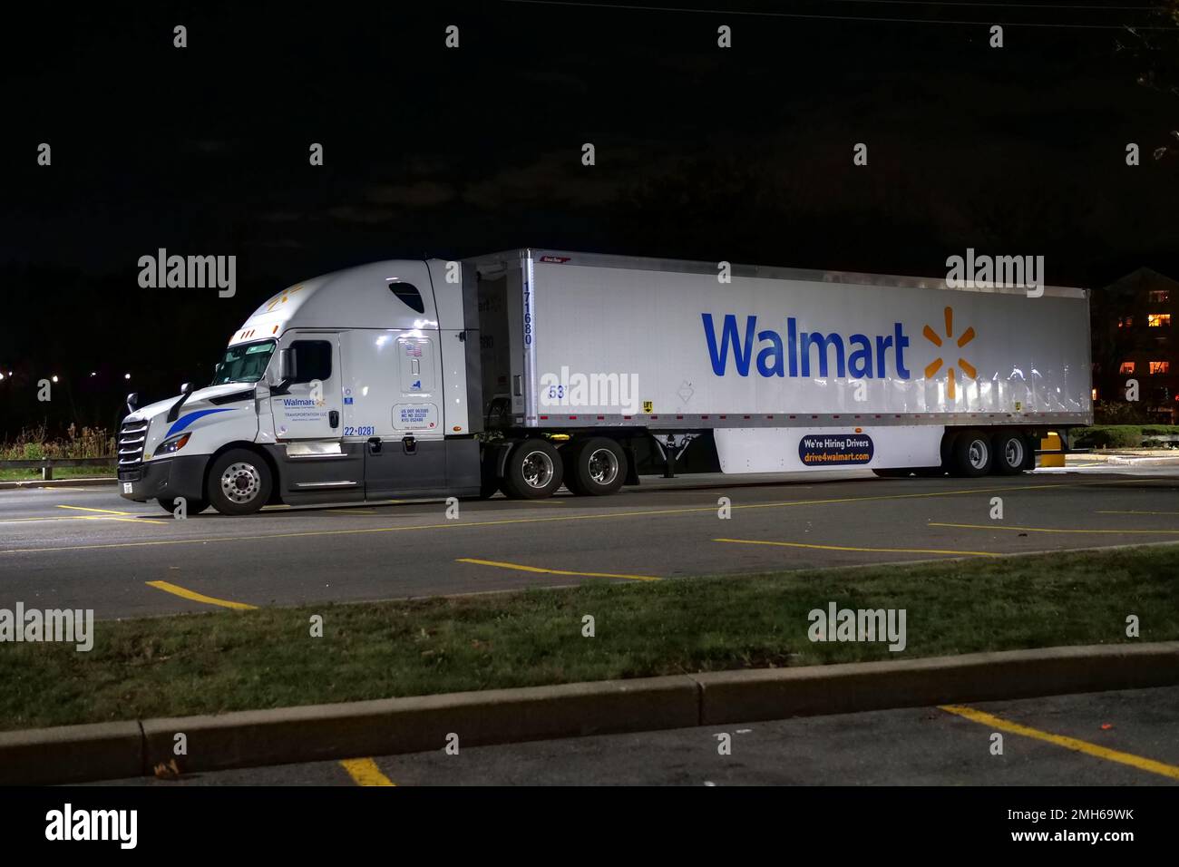 Truck and trailer parking lot hires stock photography and images Alamy