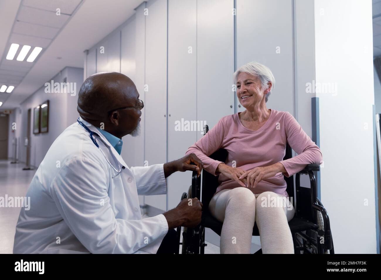 African american doctor hi-res stock photography and images - Alamy