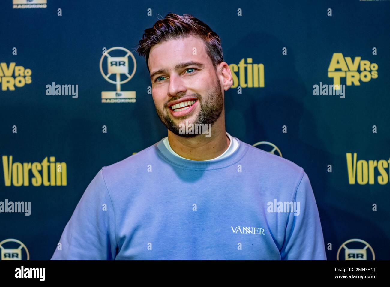 hilversum-barend-van-deelen-on-the-red-carpet-prior-to-the-golden