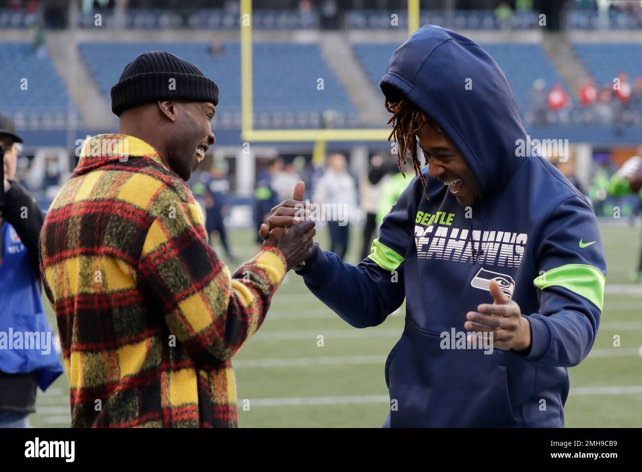 Seattle Seahawks quarterback Russell Wilson warms up before an NFL football  game against the Cincinnati Bengals, Sunday, Sept. 8, 2019, in Seattle. (AP  Photo/John Froschauer Stock Photo - Alamy