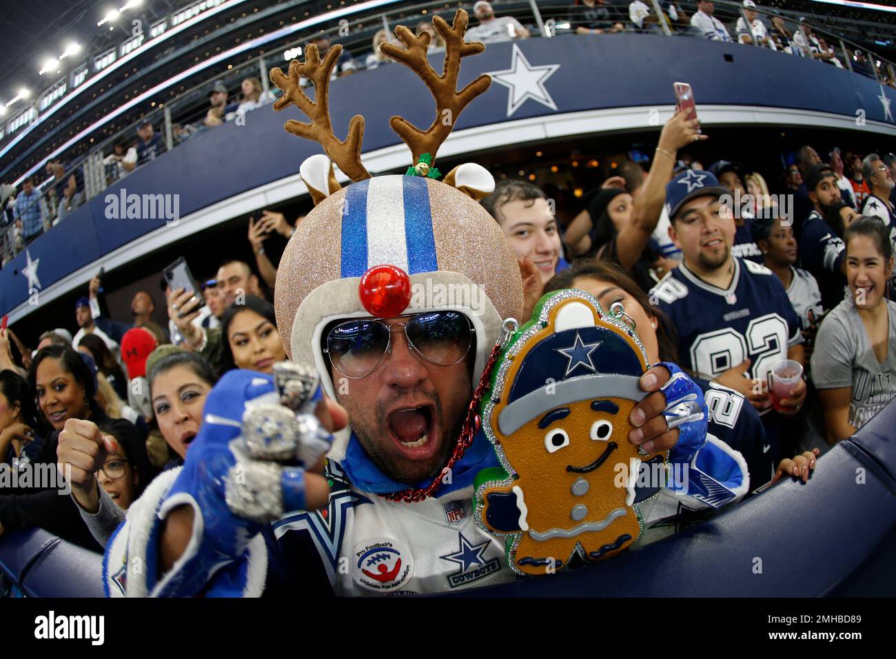 Dallas Cowboys fans duringan NFL football game against the Los Angeles Rams  in Arlington, Texas, Sunday, Dec. 15, 2019. (AP Photo/Ron Jenkins Stock  Photo - Alamy