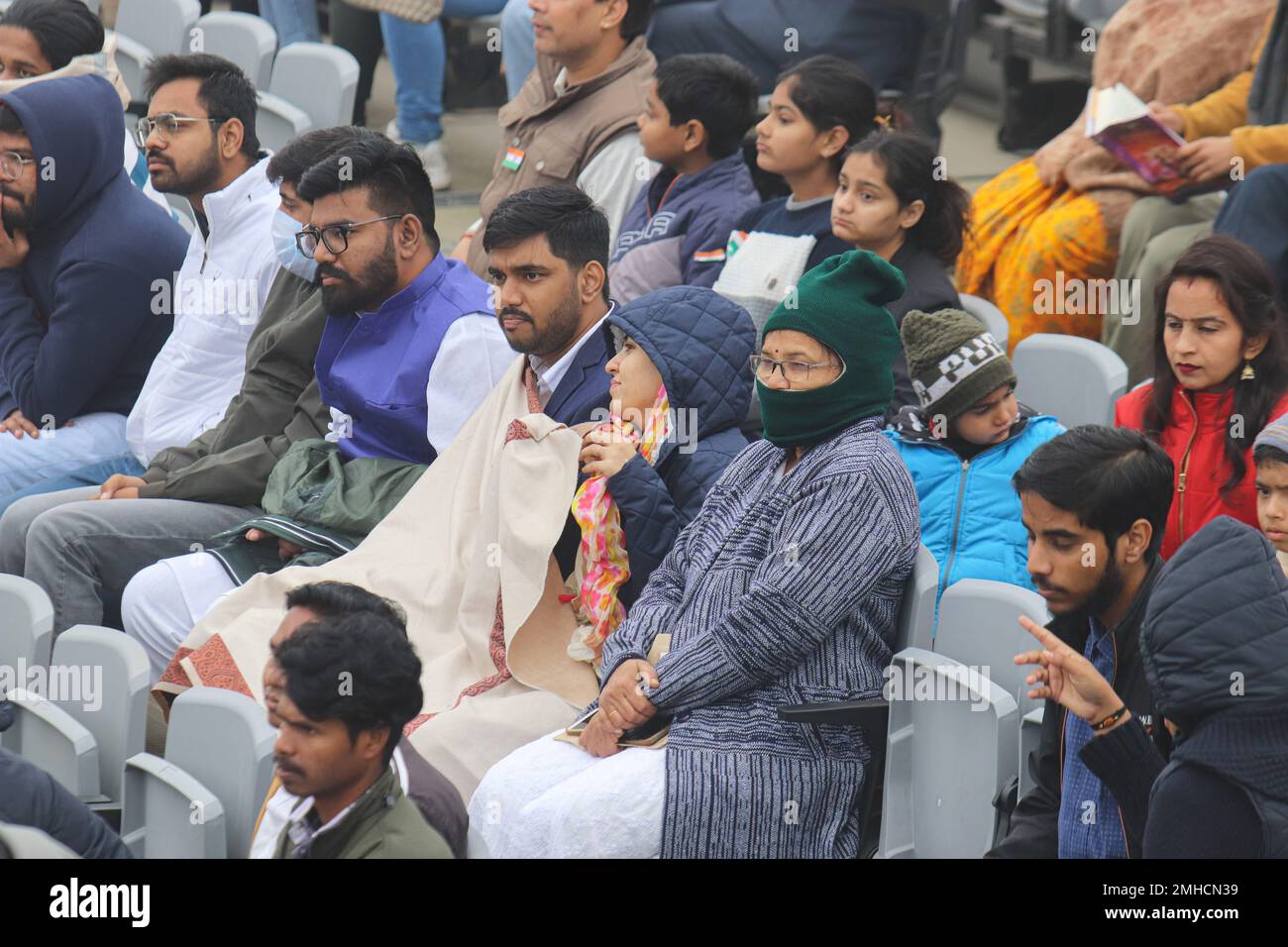 New Delhi India 26th Jan 2023 Spectators Experience The Cold Wave At Kartavya Path During 