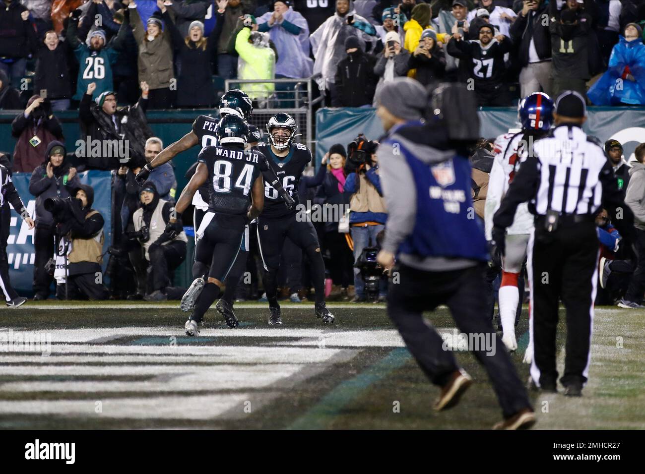 : Philadelphia Eagles Zach Ertz Scores The Game Winning