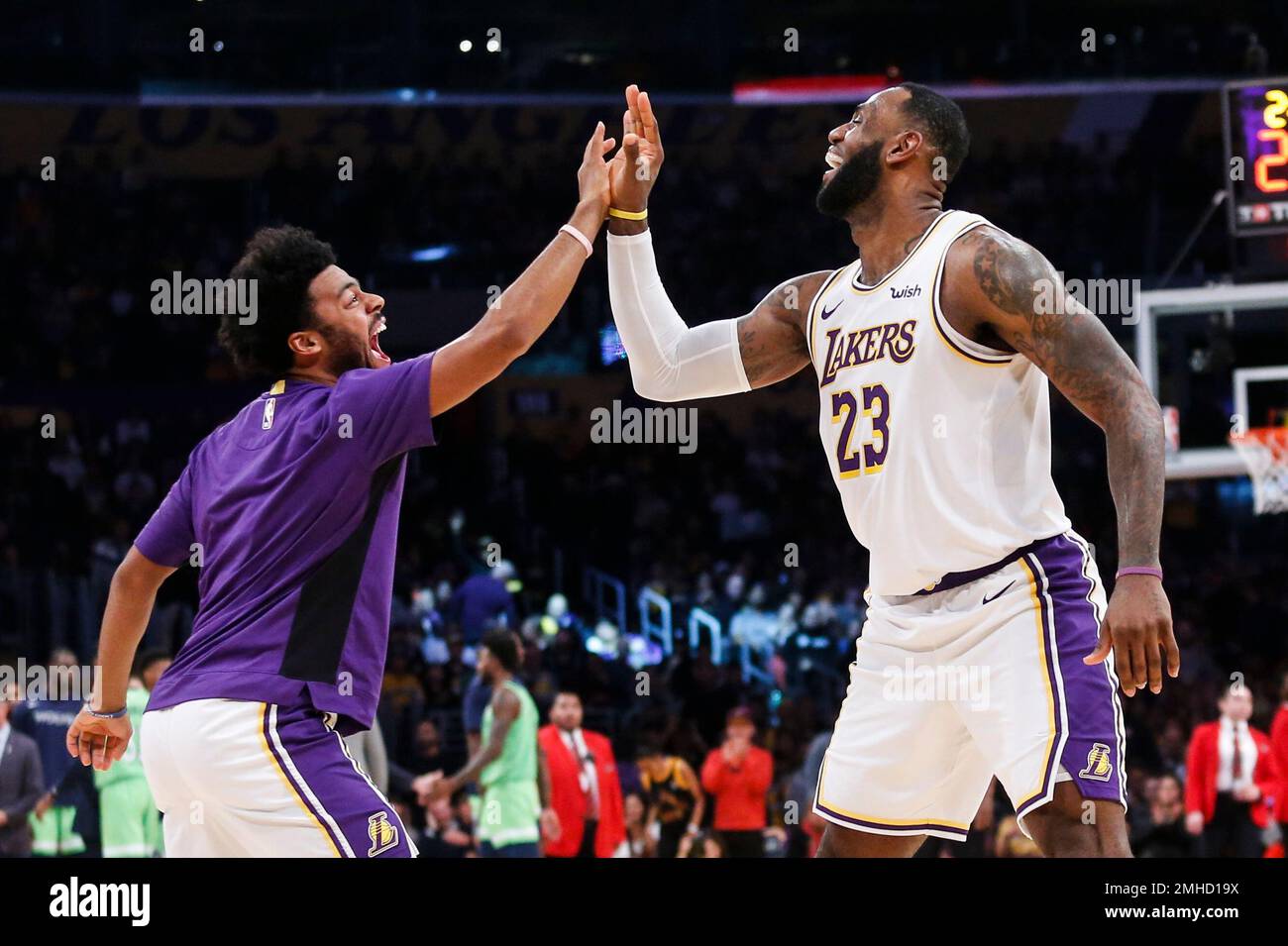 Los Angeles Lakers' LeBron James (23) celebrates with Los Angeles ...