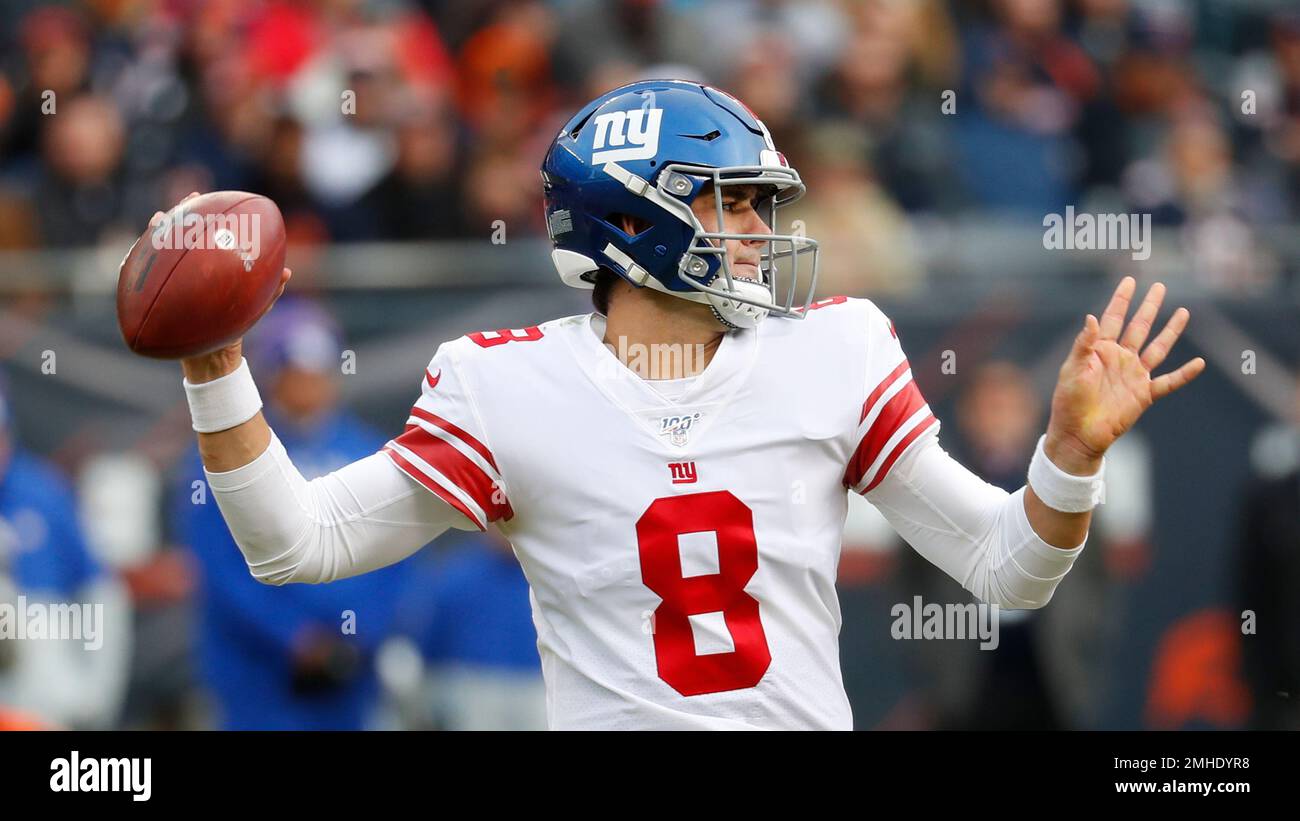 New York Giants quarterback Daniel Jones throws against the Chicago