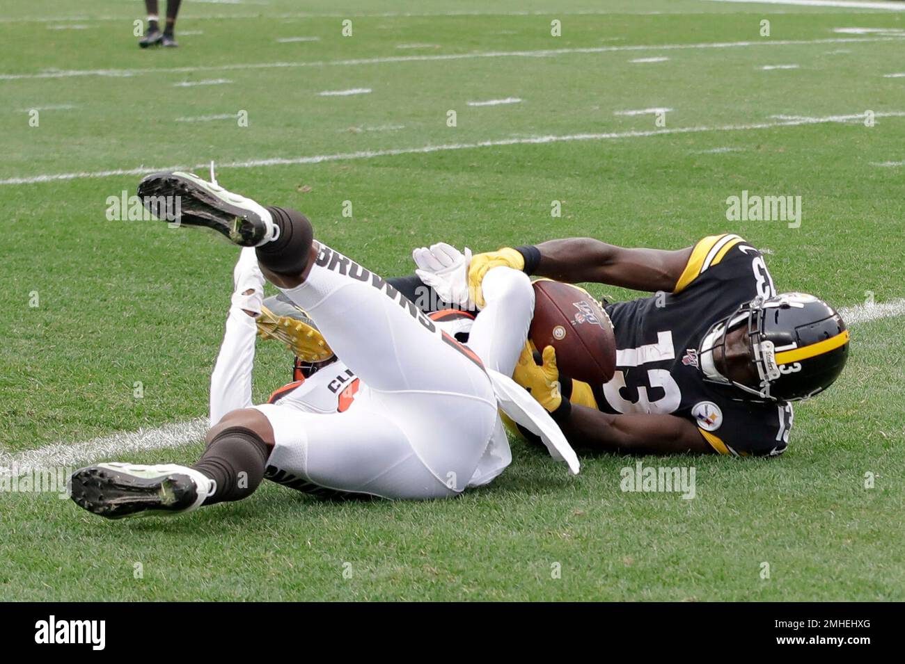 Stamford grad Washington has catch in Steelers' victory over Jaguars