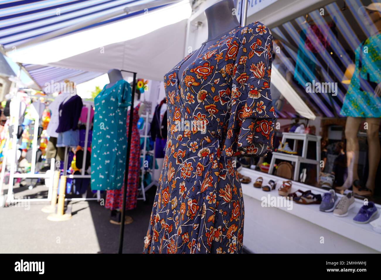 Women clothes shop market hi-res stock photography and images - Alamy