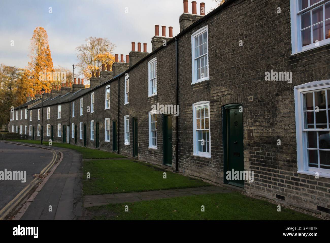 A street of houses in Cambridge Stock Photo - Alamy