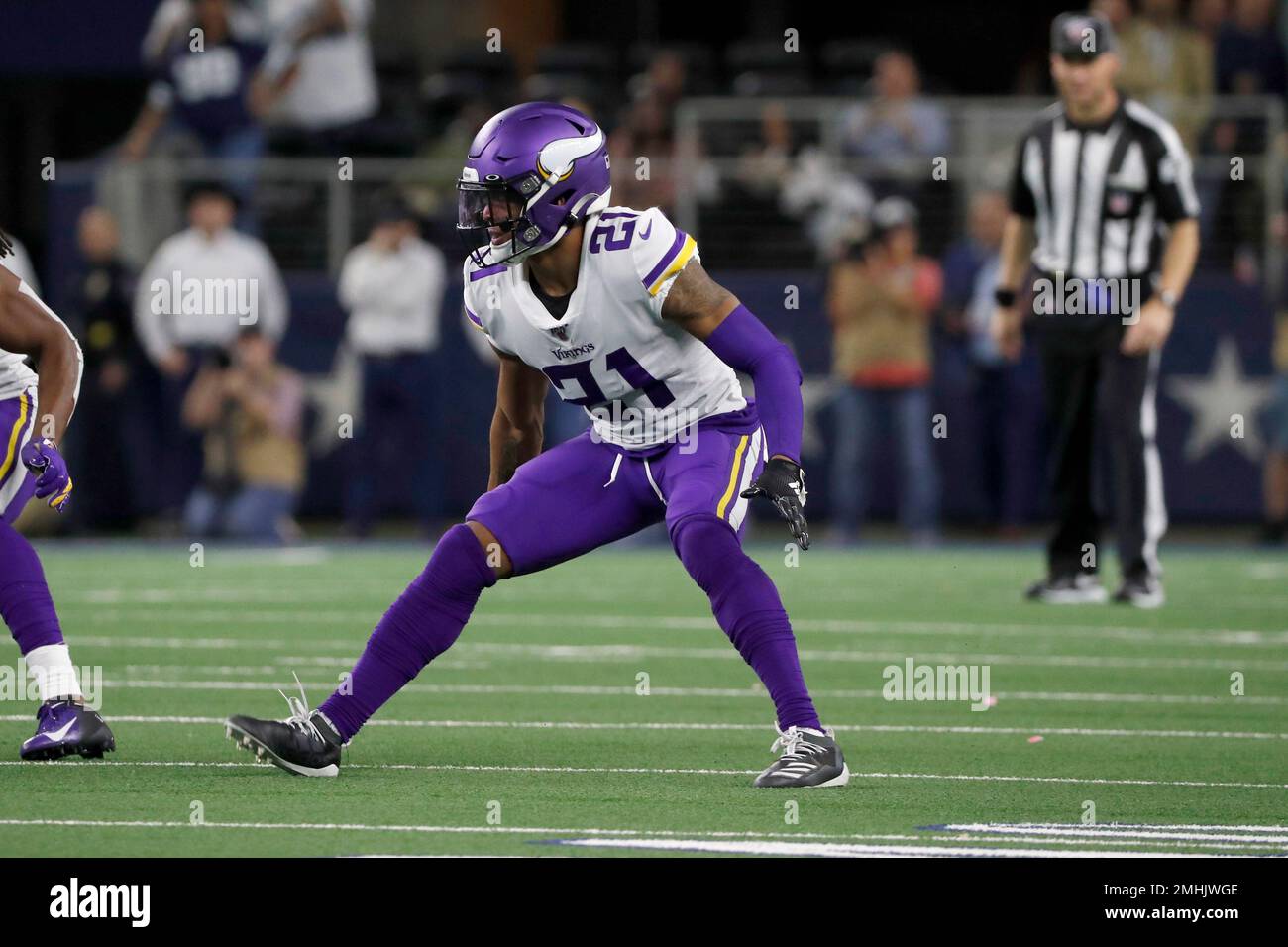Minnesota Vikings cornerback Mike Hughes drops back into coverage