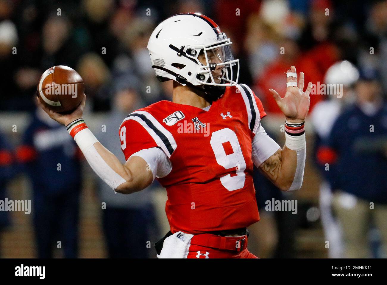Cincinnati quarterback Desmond Ridder passes during the second half of ...