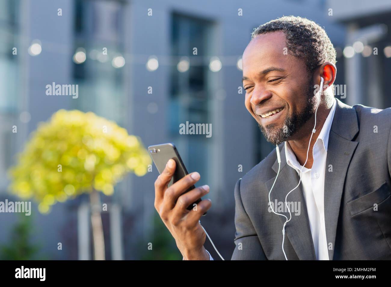 African business men street hi-res stock photography and images - Page 16 -  Alamy