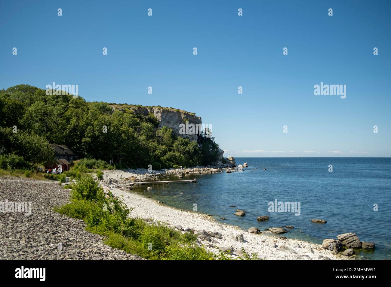 Clear day rocky ocean cliff hi-res stock photography and images - Alamy