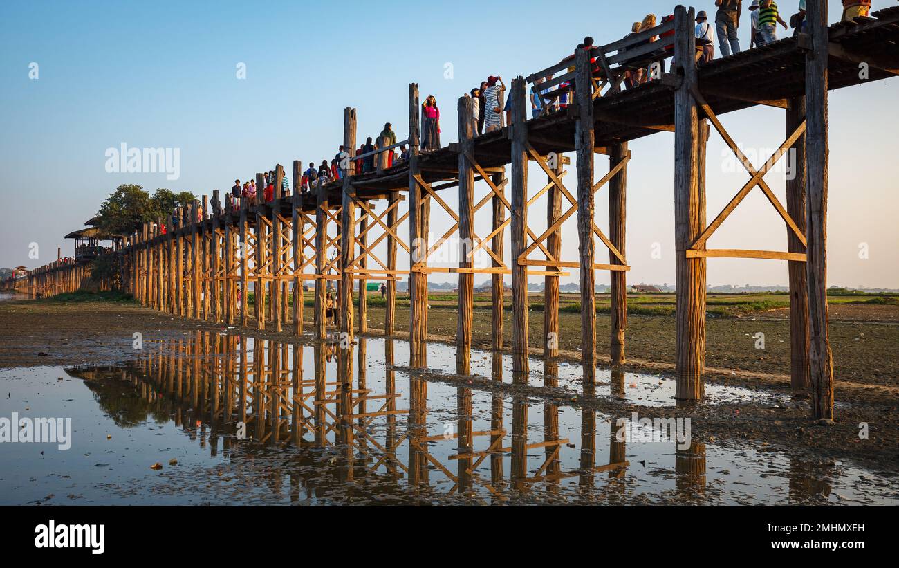 The u bein bridge at sunset hi-res stock photography and images - Alamy