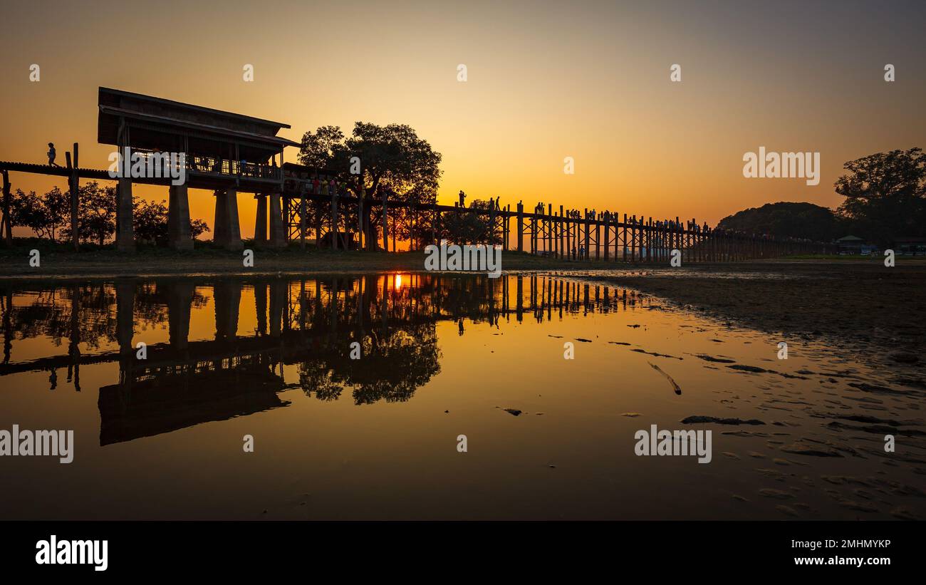 The U Bein Bridge at sunset in Mandalay Myanmar Stock Photo - Alamy