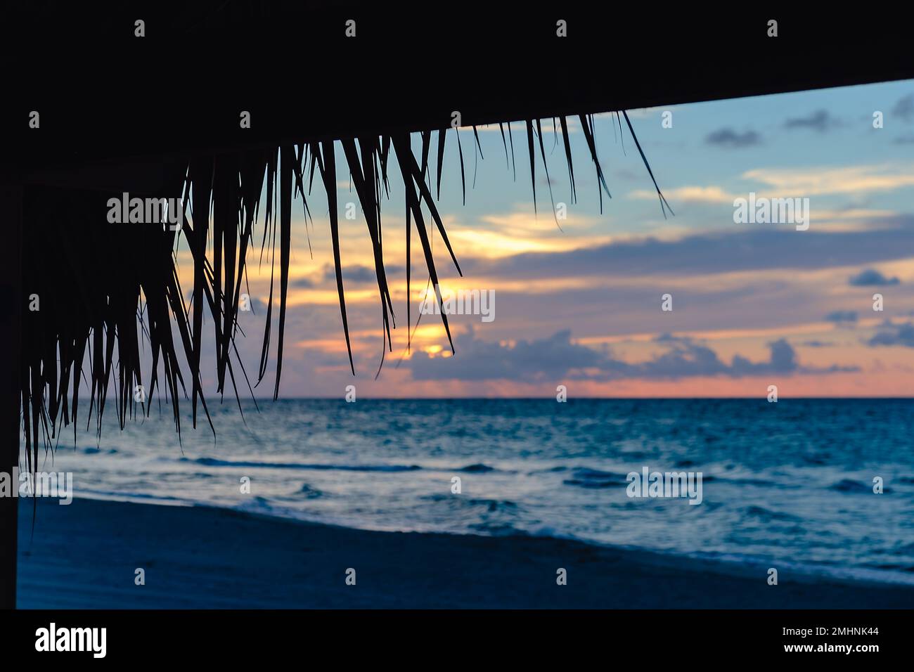 Beautiful evening sea sky hi-res stock photography and images - Alamy